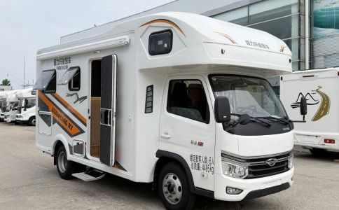 福田领航S1柴油房车 18.98万